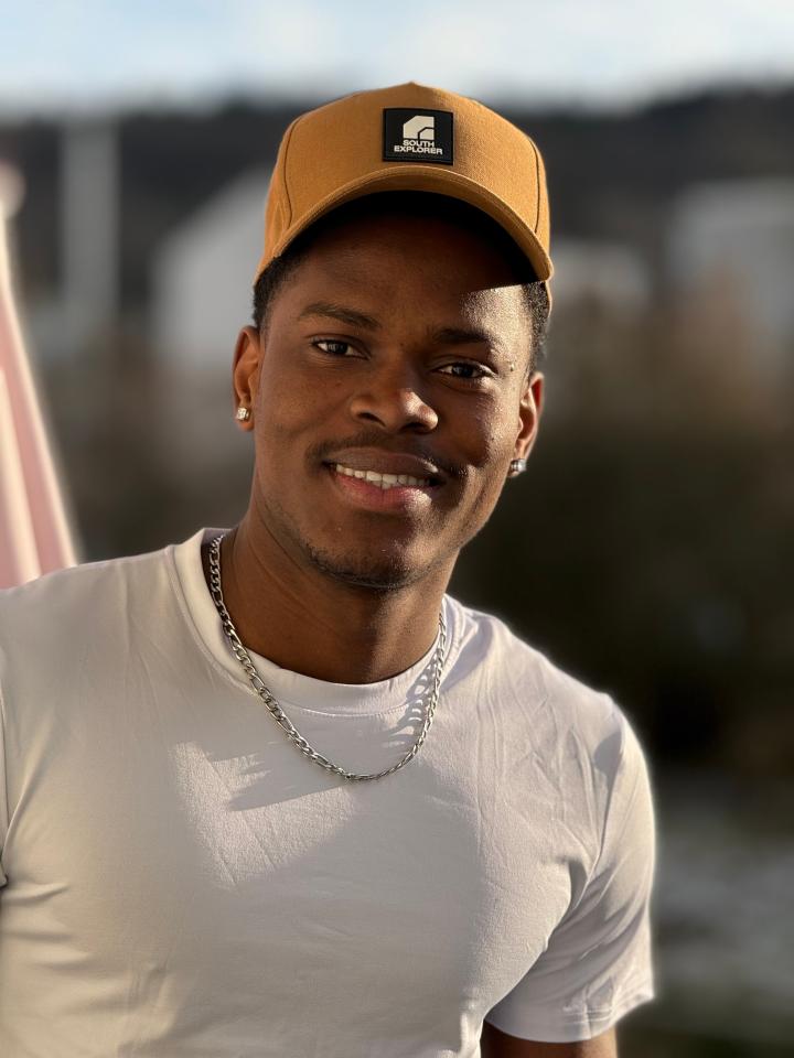 Daniel C. ist ein männliches People Model mit braunen Augen und schwarzen Haaren aus Tübingen