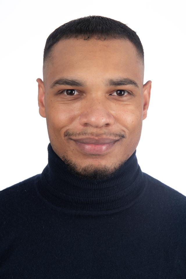 Thalipp F. ist ein männliches People Model mit braunen Augen und schwarzen Haaren aus Tübingen