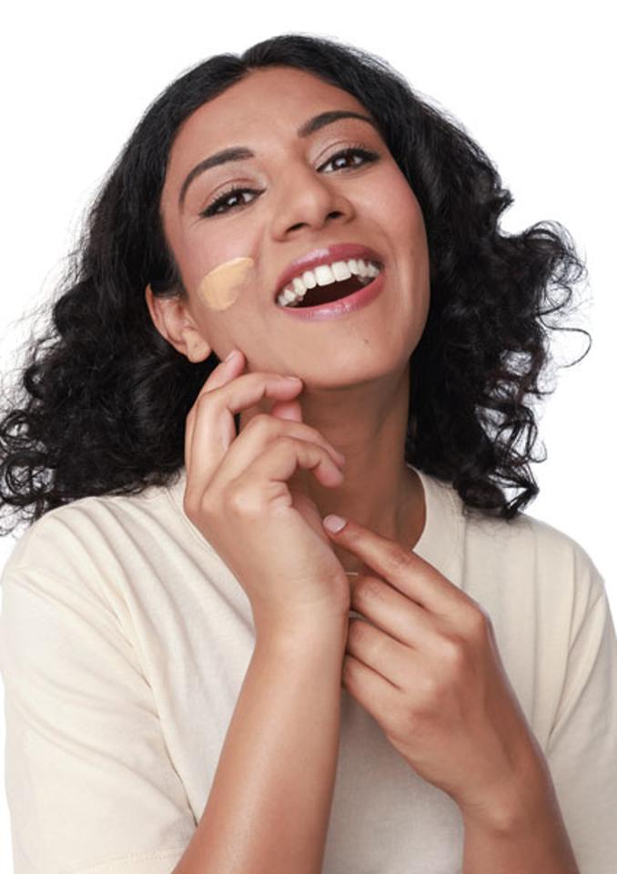 Nilima P. ist ein weibliches People Model mit braunen Augen und schwarzen Haaren aus Stuttgart