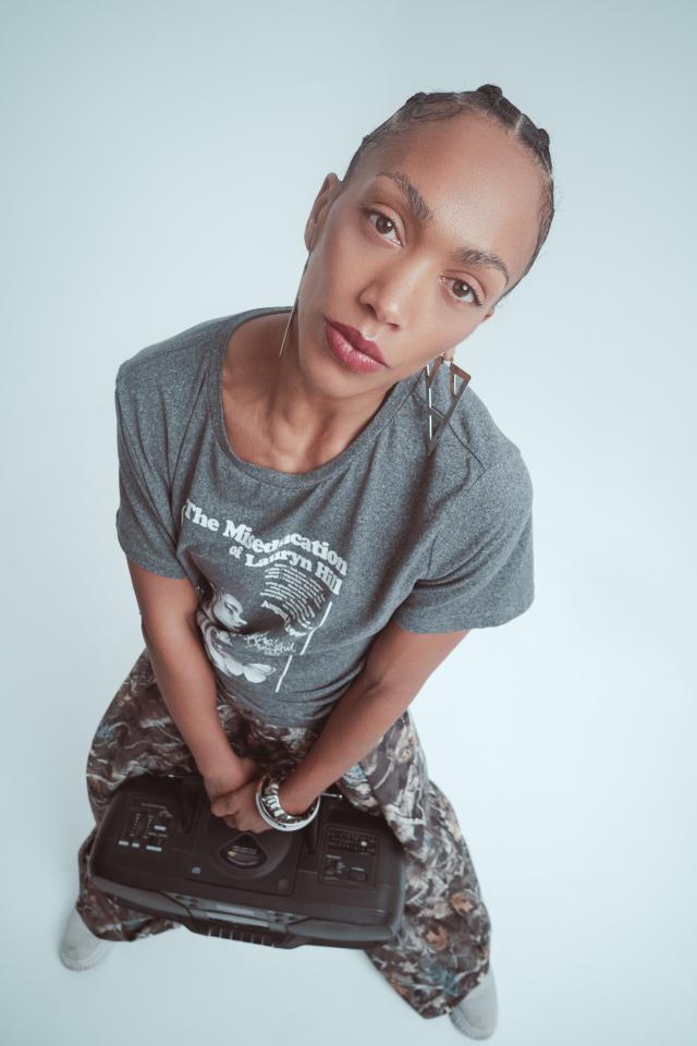 4. Bild von Julie- Denise J. aus seiner Sedcard