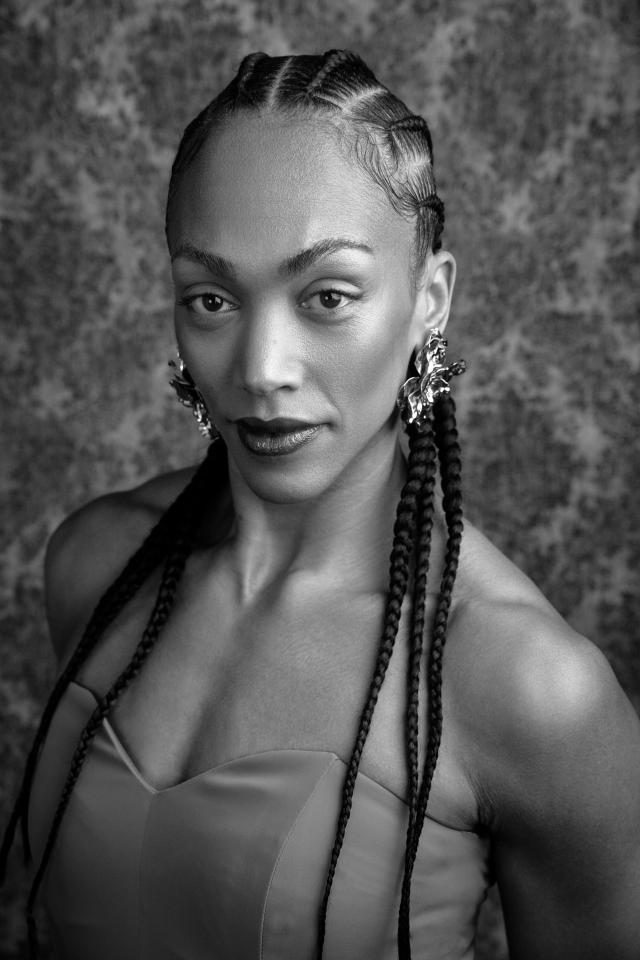 14. Bild von Julie- Denise J. aus seiner Sedcard