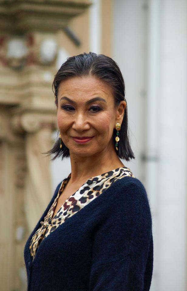 2. Bild von Adilbish  A. aus seiner Sedcard