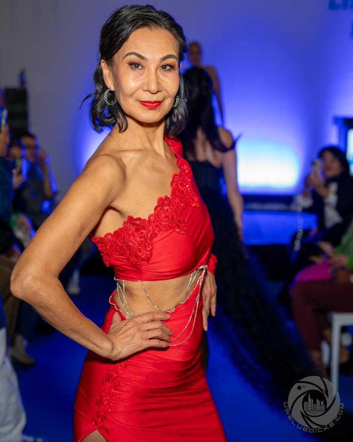 28. Bild von Adilbish  A. aus seiner Sedcard