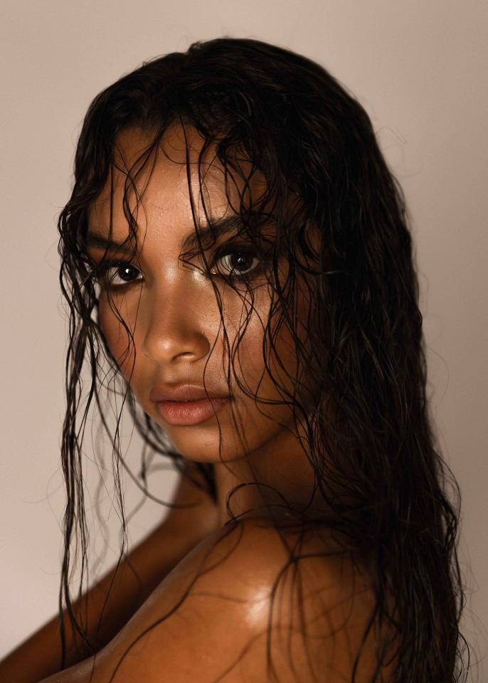 15. Bild von Shamila Jayda  S. aus seiner Sedcard