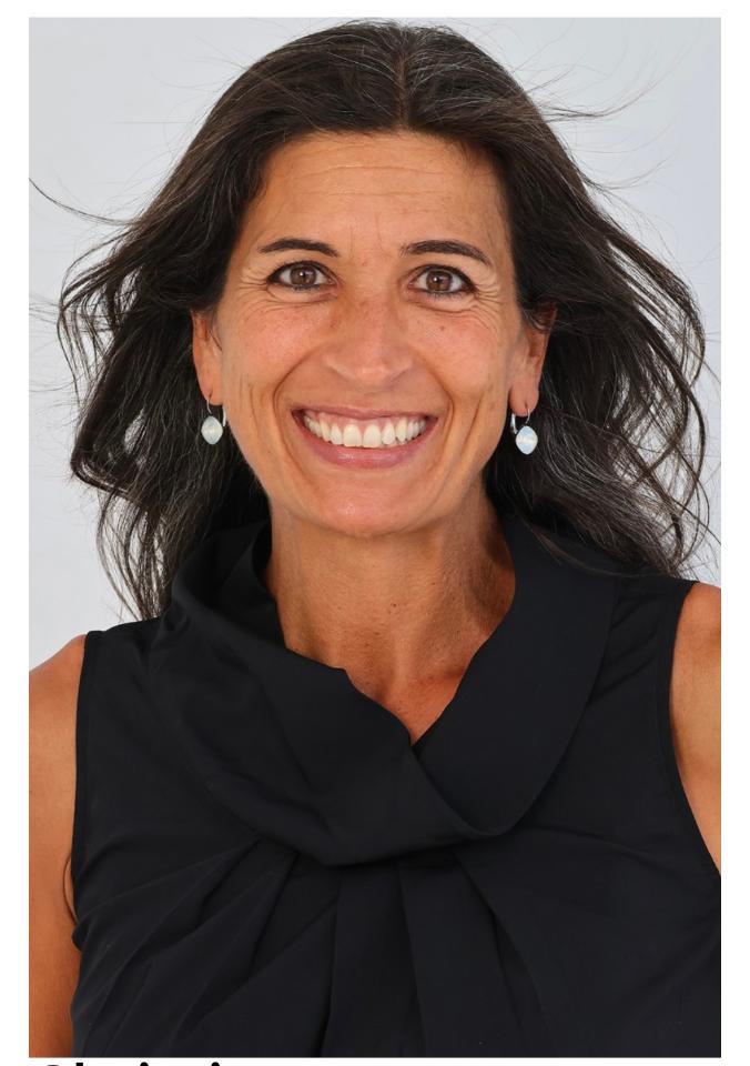 Christine K. ist ein weibliches People Model mit braunen Augen und dunkelbraunen Haaren aus Stuttgart