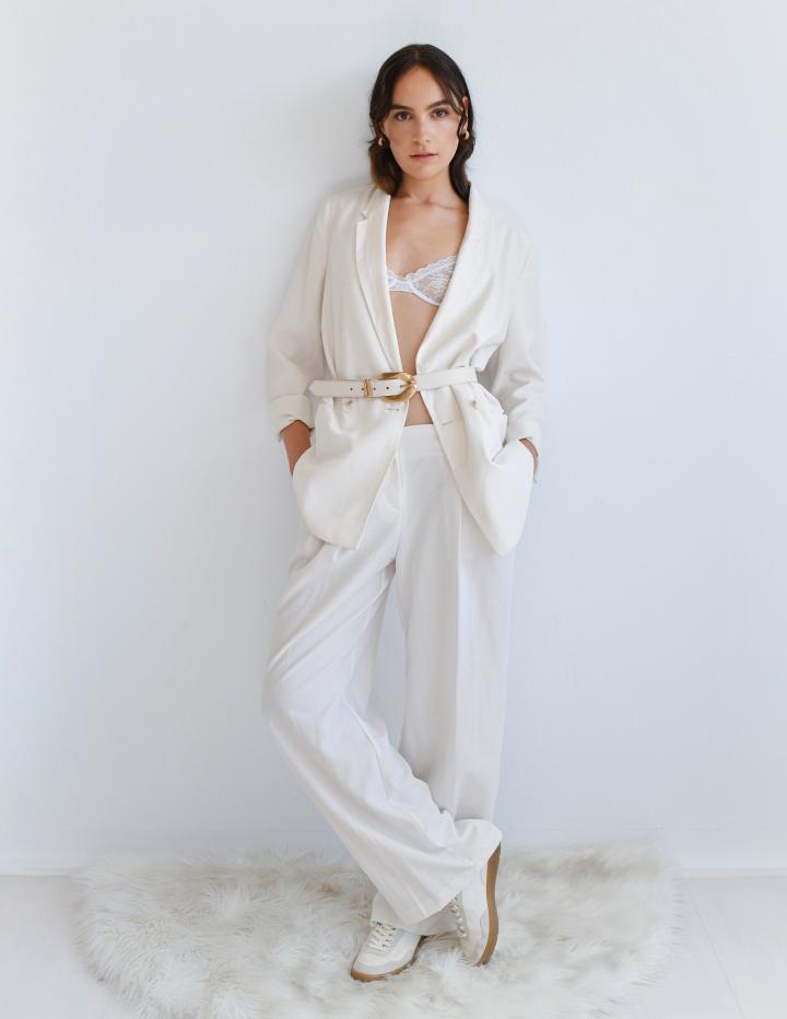 5. Bild von Emely E. aus seiner Sedcard