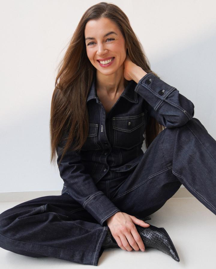 6. Bild von Elisa E. aus seiner Sedcard