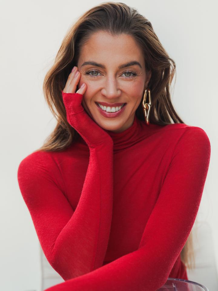 Elisa P. ist ein weibliches Beauty Model mit grünen Augen und dunkelblonden Haaren aus Stuttgart