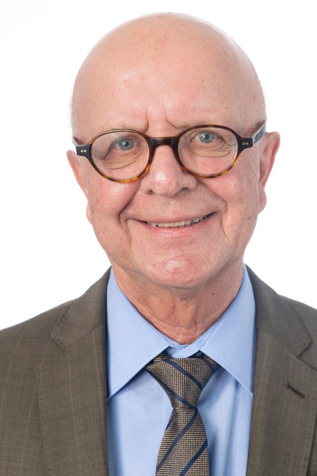 Gert H. ist ein männliches People Model mit grau-blauen Augen und  grau en Haaren aus Stuttgart