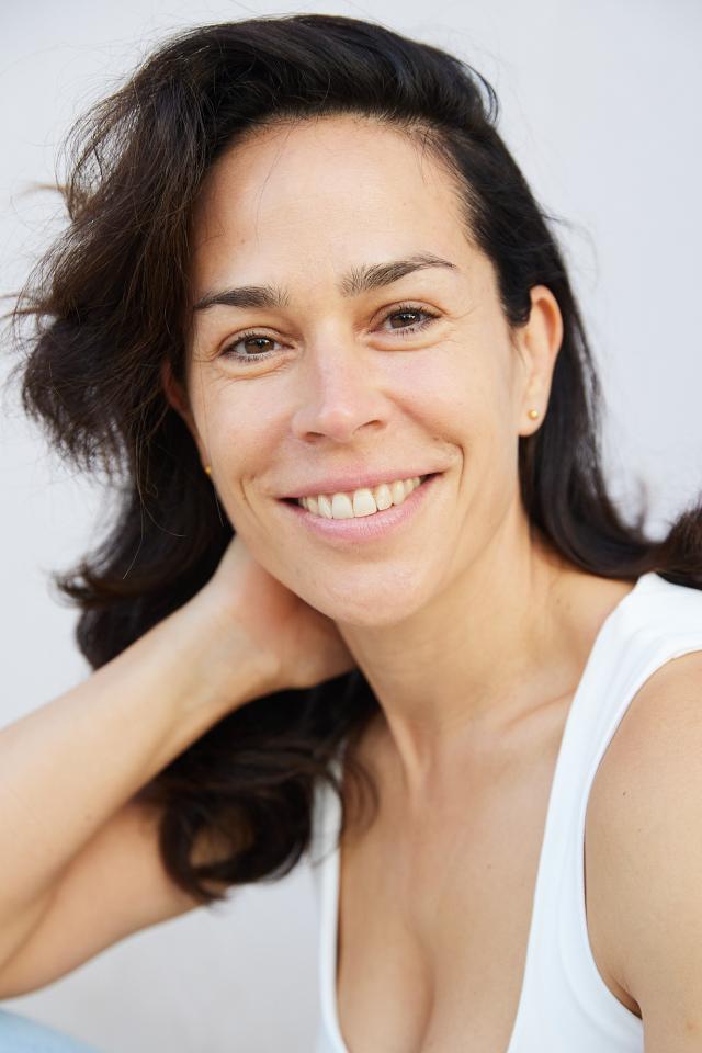 Julia P. ist ein weibliches Actors Model mit braunen Augen und dunkelbraunen Haaren aus Berlin