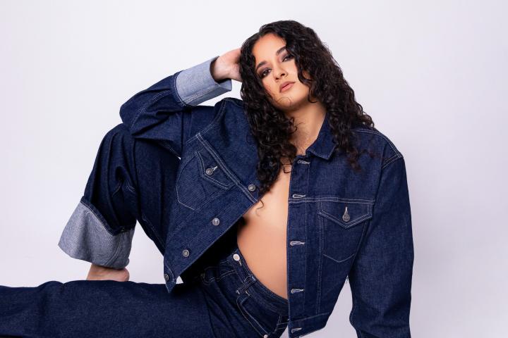 6. Bild von Elisha E. aus seiner Sedcard