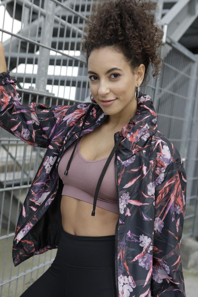 15. Bild von Juliana J. aus seiner Sedcard