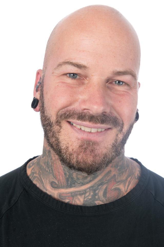 Neil  S. ist ein männliches People Model mit blauen Augen und braunen Haaren aus Stuttgart